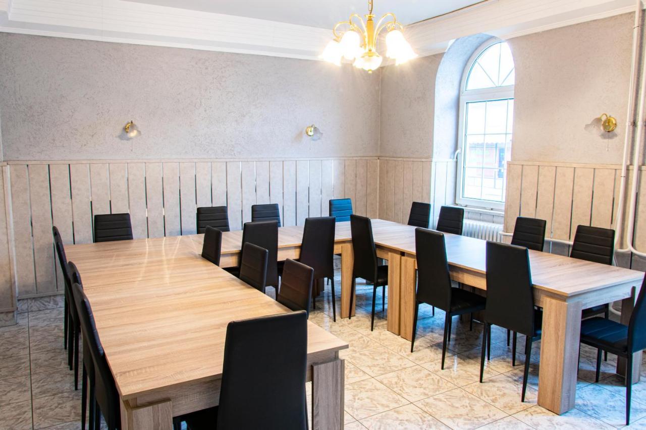 Komplex -Rendezvenytermek-Panzio-Apartman-Irodak- Mateszalka Zewnętrze zdjęcie